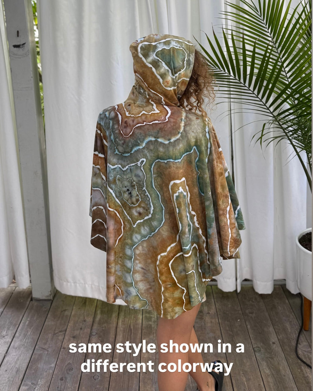 Serpentine Poncho (OS)