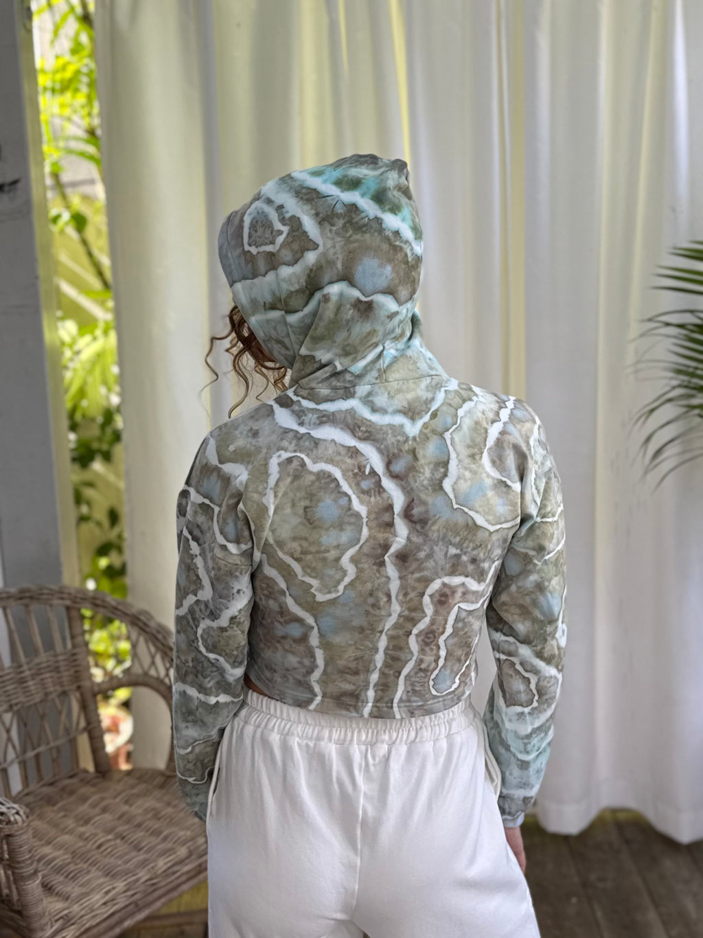 Seafoam Agate Cropped Hoodie (L)