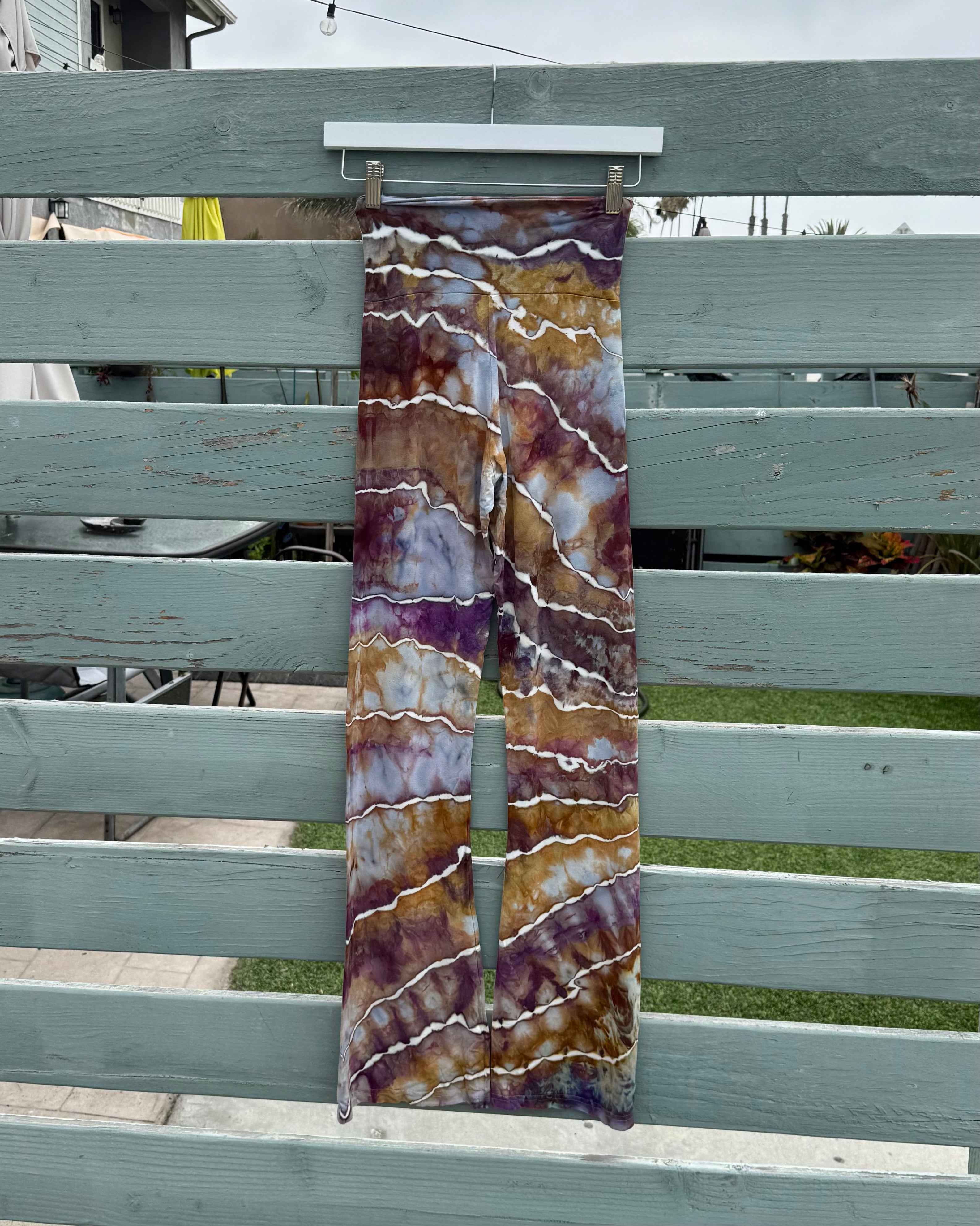 Ametrine Yoga Pants (S)